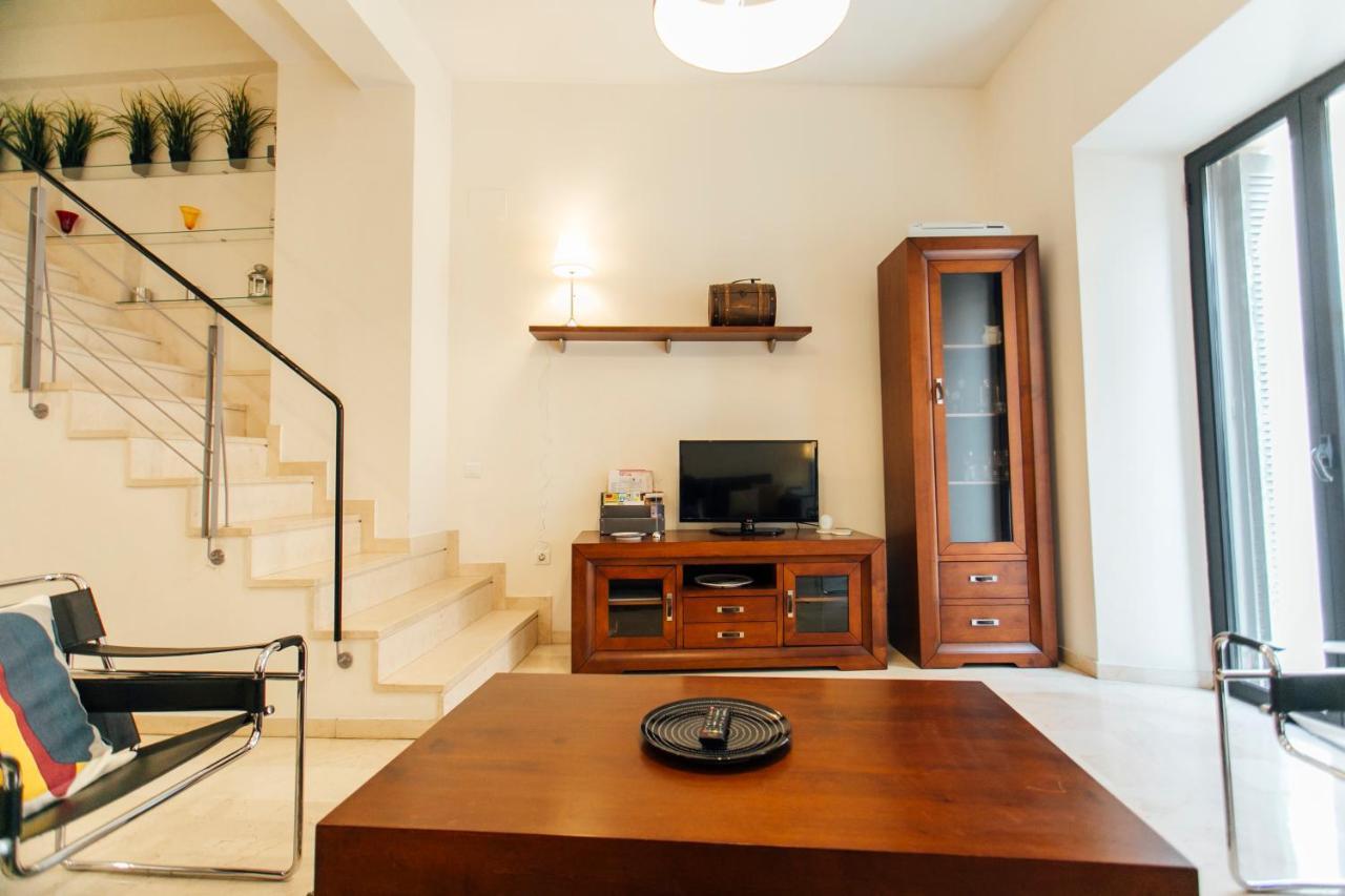 Plaza del Buen Suceso ( Wifi, terraza, Parking ) Apartamento Sevilla