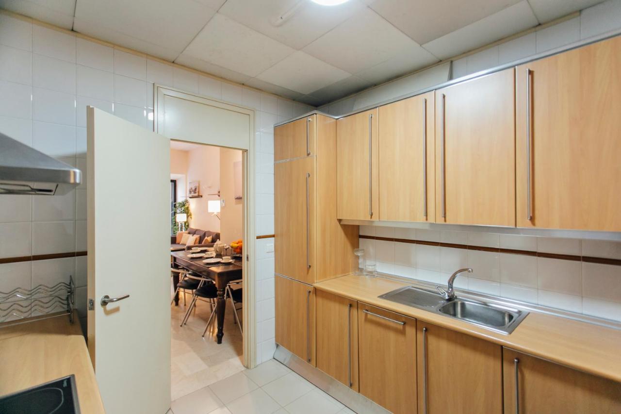 Apartamento Plaza del Buen Suceso ( Wifi, terraza, Parking ) *