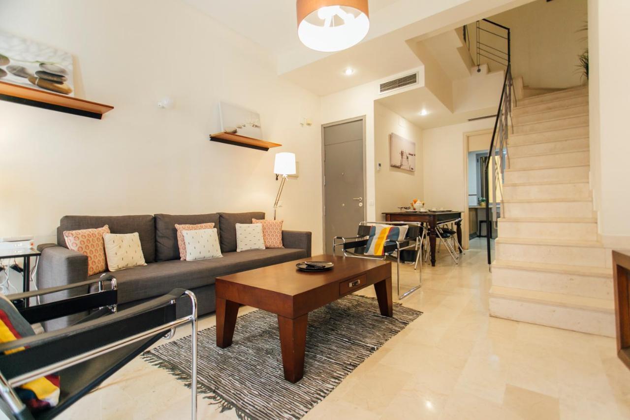 Plaza del Buen Suceso ( Wifi, terraza, Parking ) * Sevilla